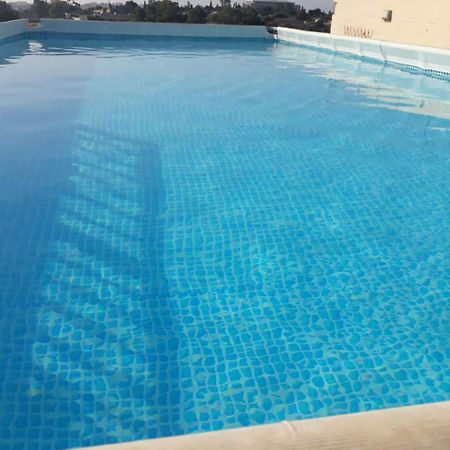 A Room In Luqa Exterior photo